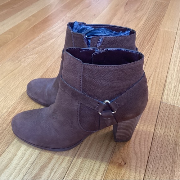 Cole Haan Brown Leather Calixta Booties size 7 - Picture 9 of 16